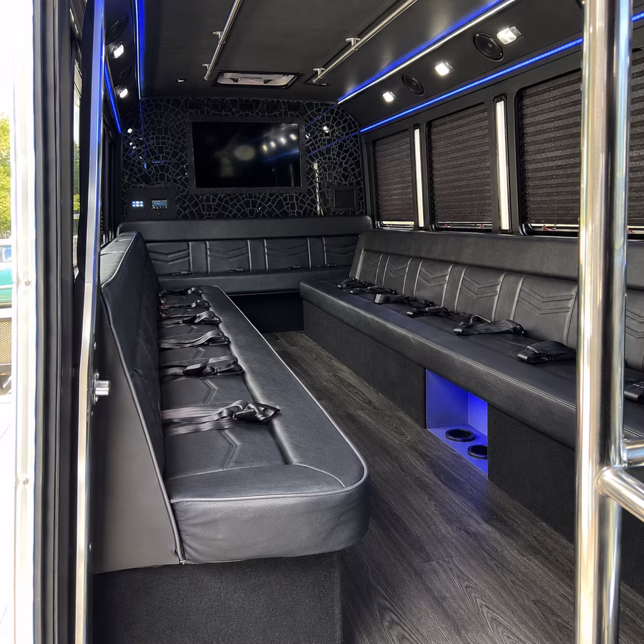 Charleston Winery Tour & Pub Crawl Transportation party bus exterior